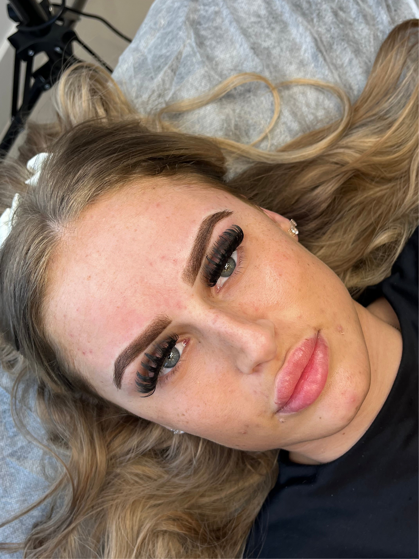 Powder brows