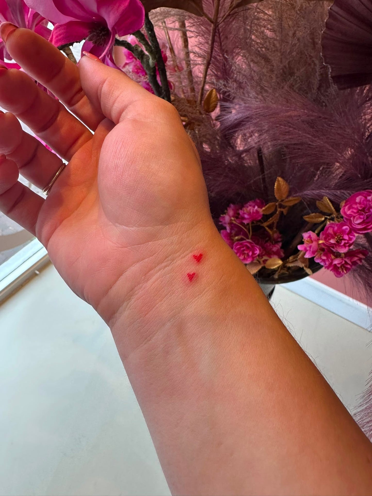 Beautyspot 
Haarlem
Beautyangelpmu 
Overveen 
Mini hartjes tattoo
Hartjespmu
Permanente mak-up hartjes 