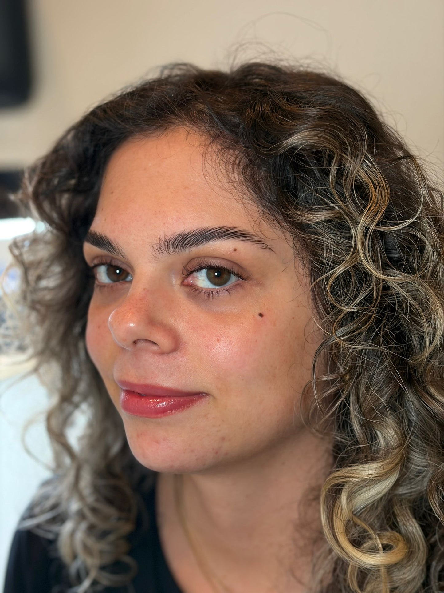 Beauty spot permanente make-up moedervlekje gezicht PMU behandeling natuurlijk resultaat beauty salon powder brows lip blush lash lift wenkbrauwen Nederland
permanente make-up
	•	PMU behandeling
	•	beauty spot
	•	powder brows
	•	lip blush
	•	lash lift
	•	wenkbrauwen
	•	beauty salon
	•	natuurlijke look
	•	langdurig resultaat